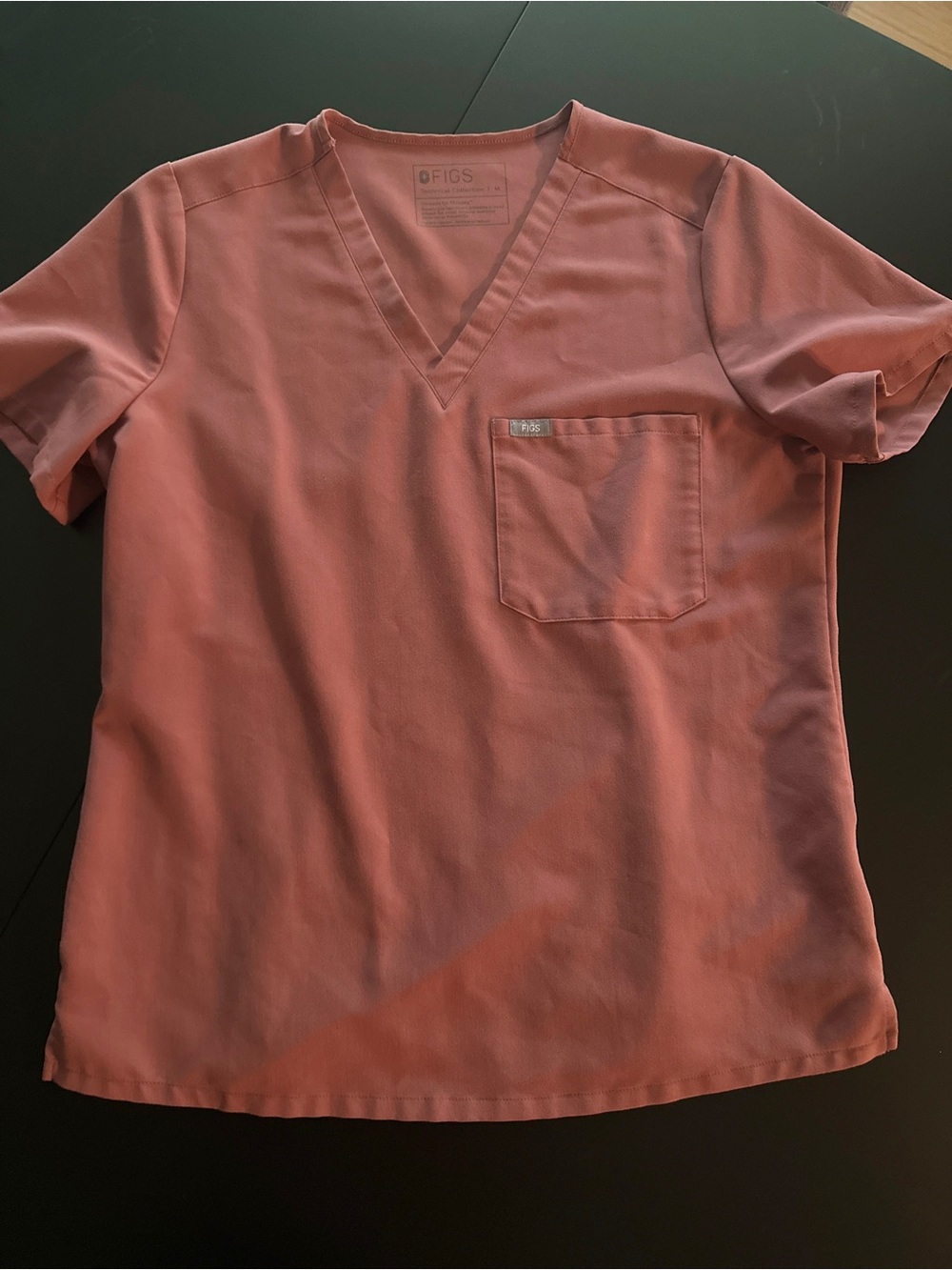 FIGS Women’s Catarina Scrub Top M Mauve